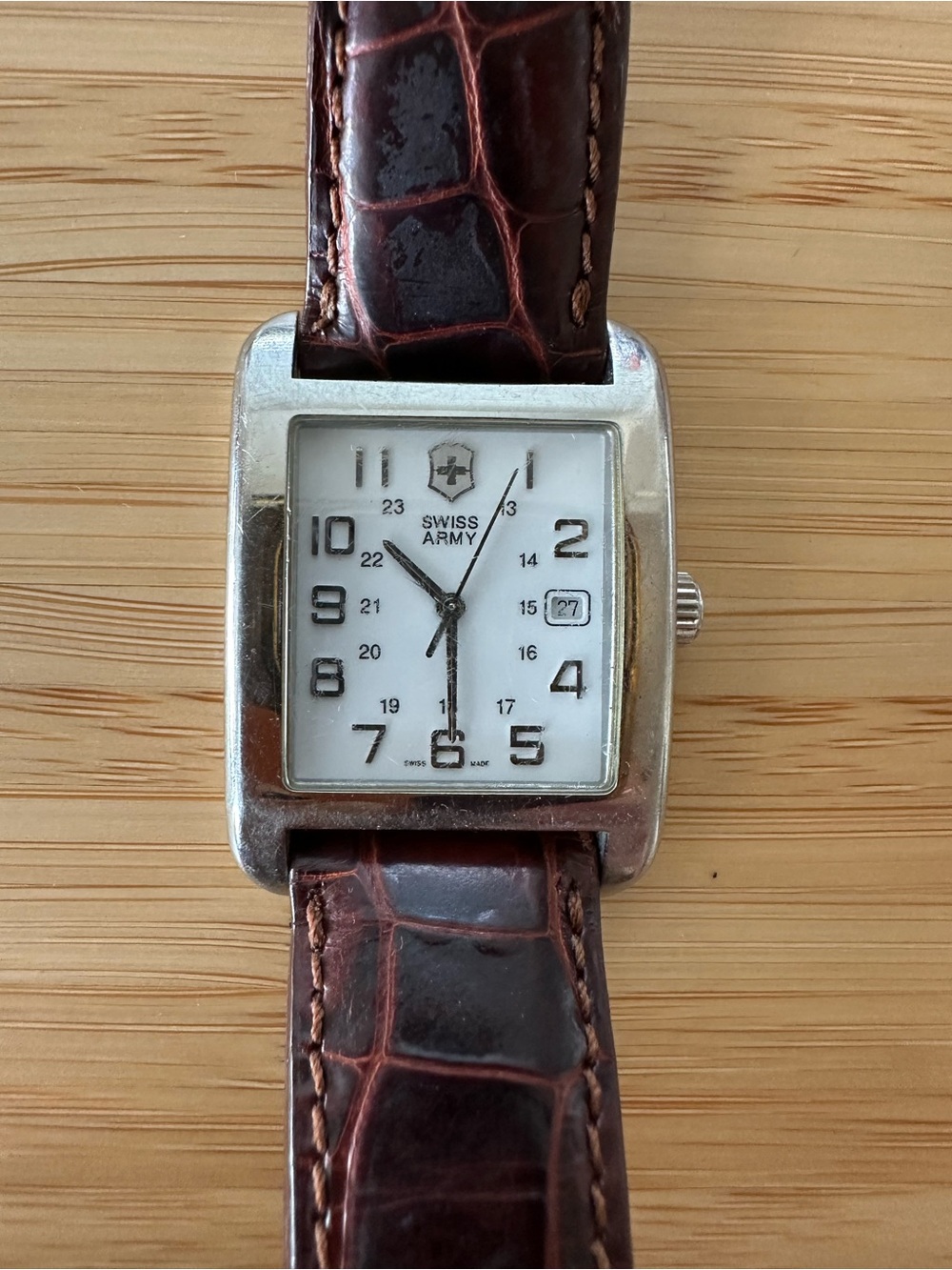 Women’s Swiss Army Watch with Genuine Leather Band - Needs new battery